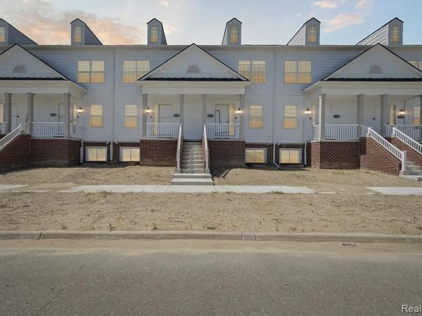 53761 CHAMPLAIN Street, Macomb Twp, MI 48042