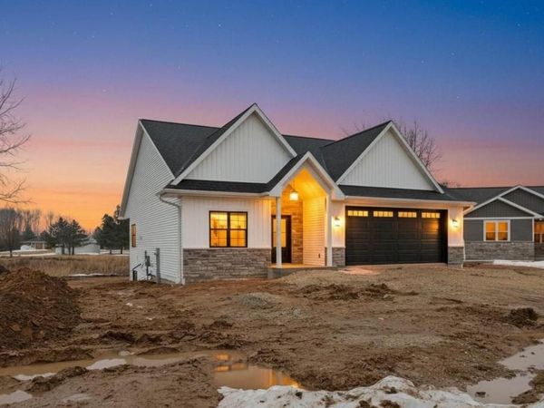 4975 WATER MINT COURT, Green Bay, WI 54313