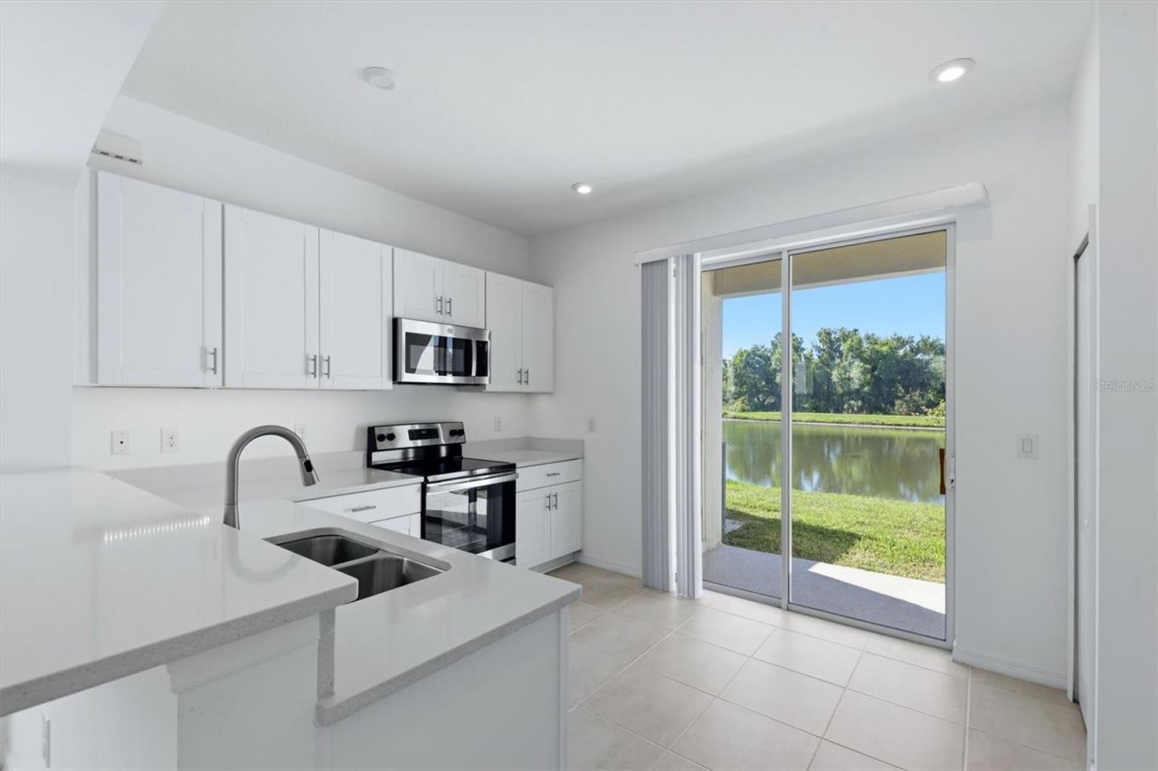 6135 Fairmont Lane, Palmetto, FL 34221 Photo