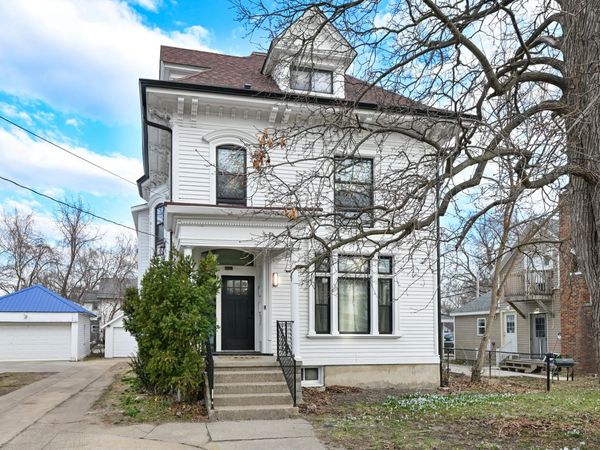 1136 Prairie Ave, Beloit, WI 53511