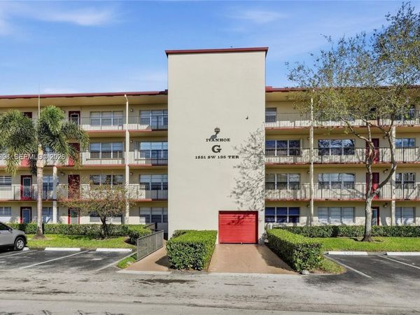 1551 SW 135th Ter, Unit 111G, Pembroke Pines, FL 33027