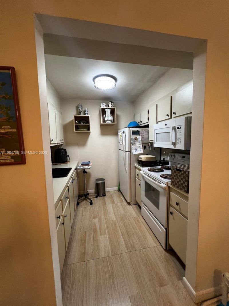 1551 SW 135th Ter, Unit 111G, Pembroke Pines, FL 33027 Photo