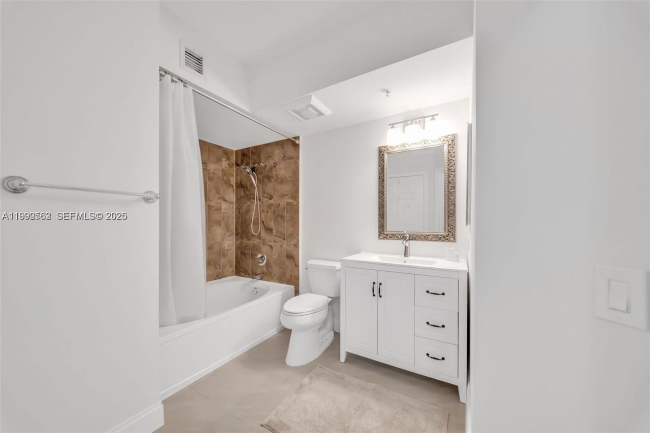 17150 N Bay Rd , Unit 2705, Sunny Isles Beach, FL 33160 Photo