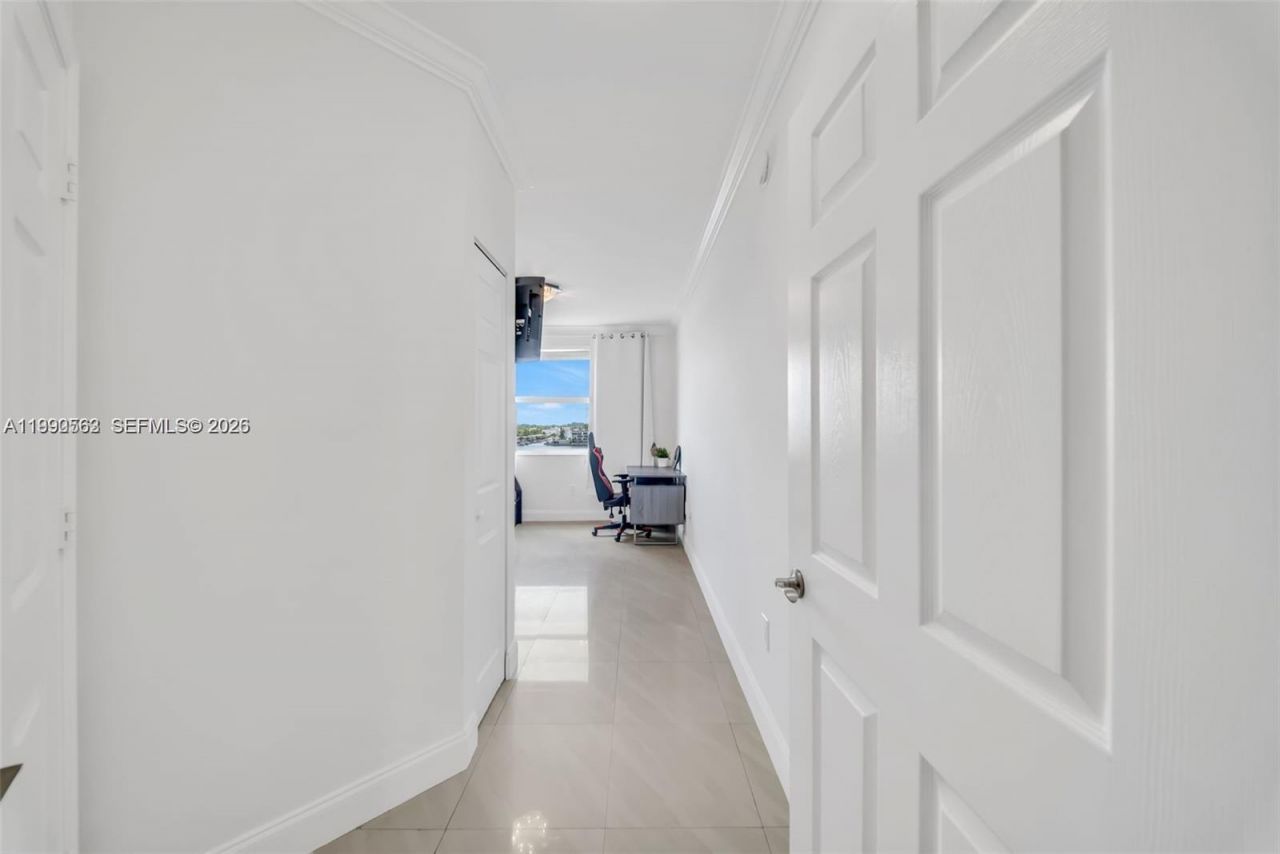17150 N Bay Rd , Unit 2705, Sunny Isles Beach, FL 33160 Photo