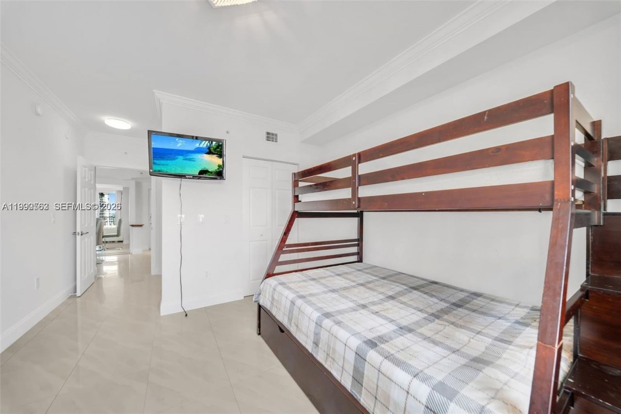 17150 N Bay Rd , Unit 2705, Sunny Isles Beach, FL 33160 Photo