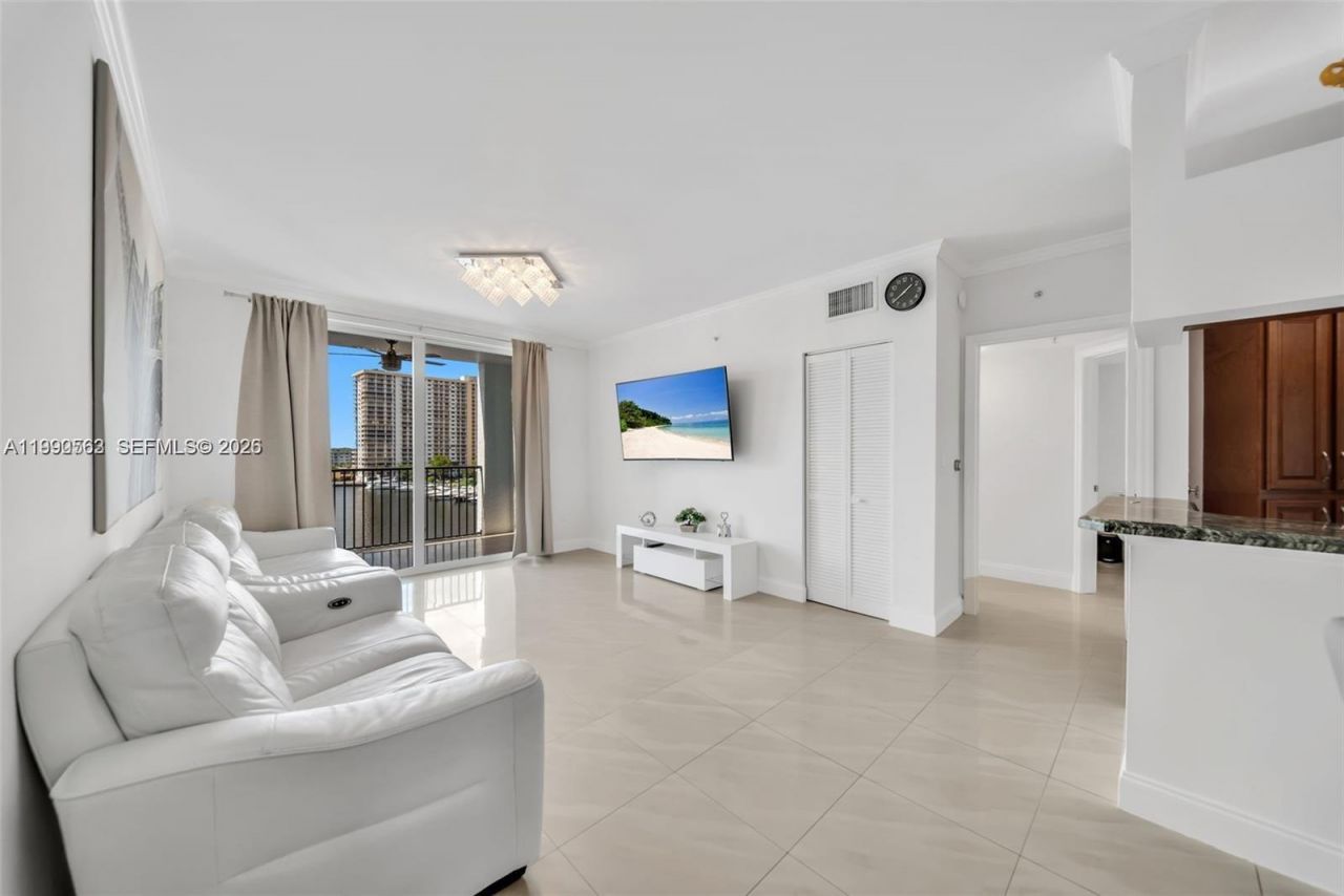 17150 N Bay Rd , Unit 2705, Sunny Isles Beach, FL 33160 Photo