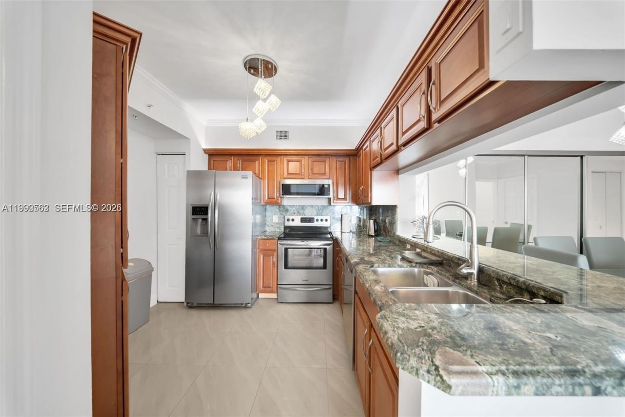 17150 N Bay Rd , Unit 2705, Sunny Isles Beach, FL 33160 Photo