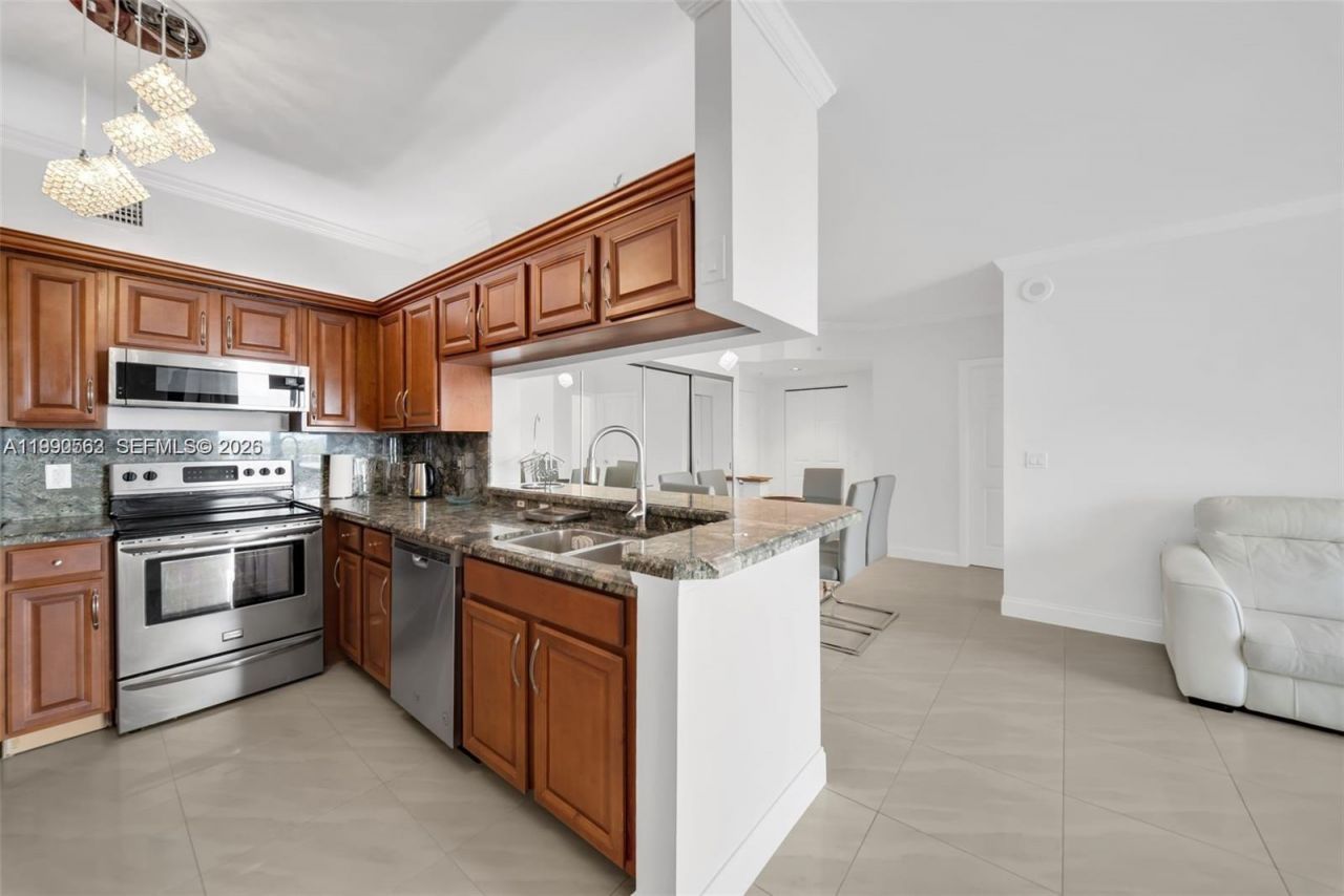 17150 N Bay Rd , Unit 2705, Sunny Isles Beach, FL 33160 Photo