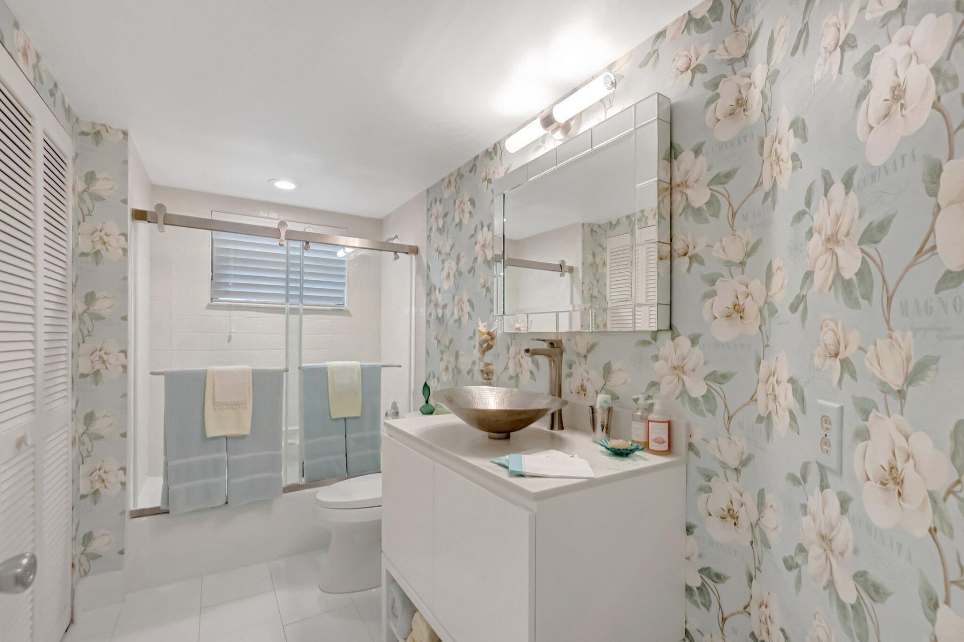 7507 La Paz Boulevard, Unit 202, Boca Raton, FL 33433 Photo