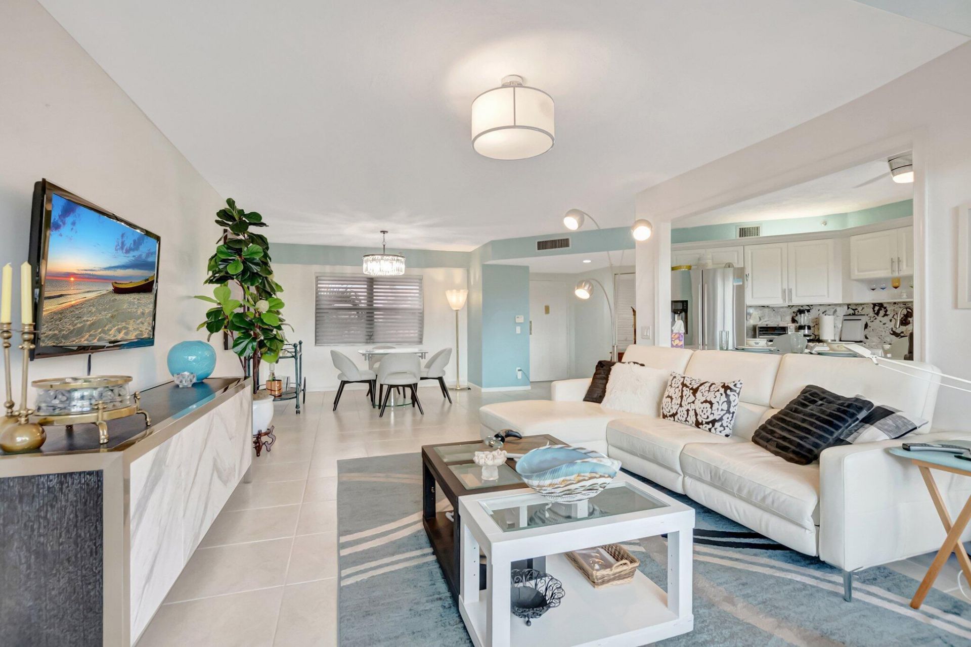 7507 La Paz Boulevard, Unit 202, Boca Raton, FL 33433 Photo