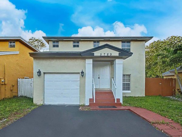 5789 Woodland Point Drive, Tamarac, FL 33319