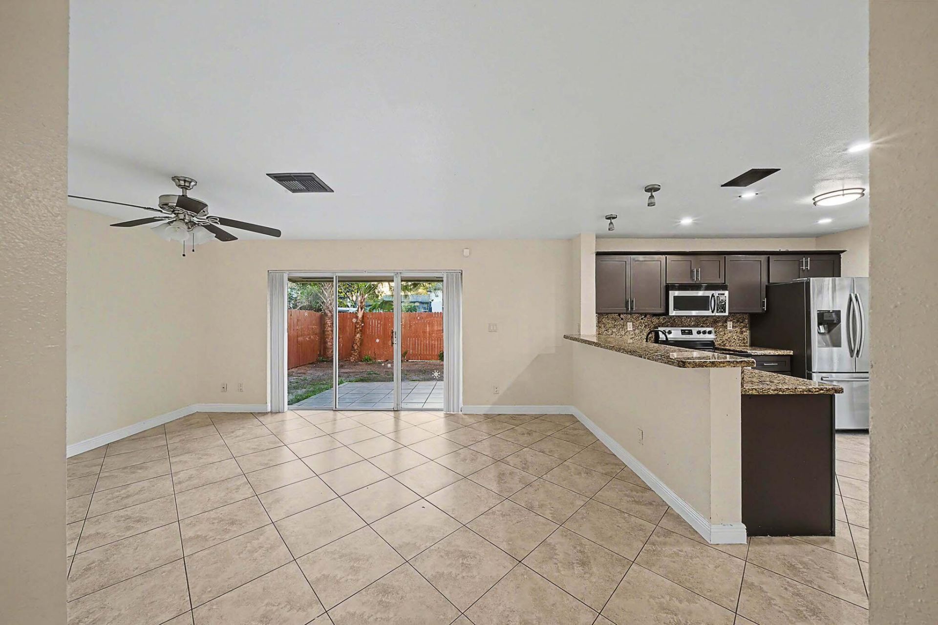 5789 Woodland Point Drive, Tamarac, FL 33319 Photo