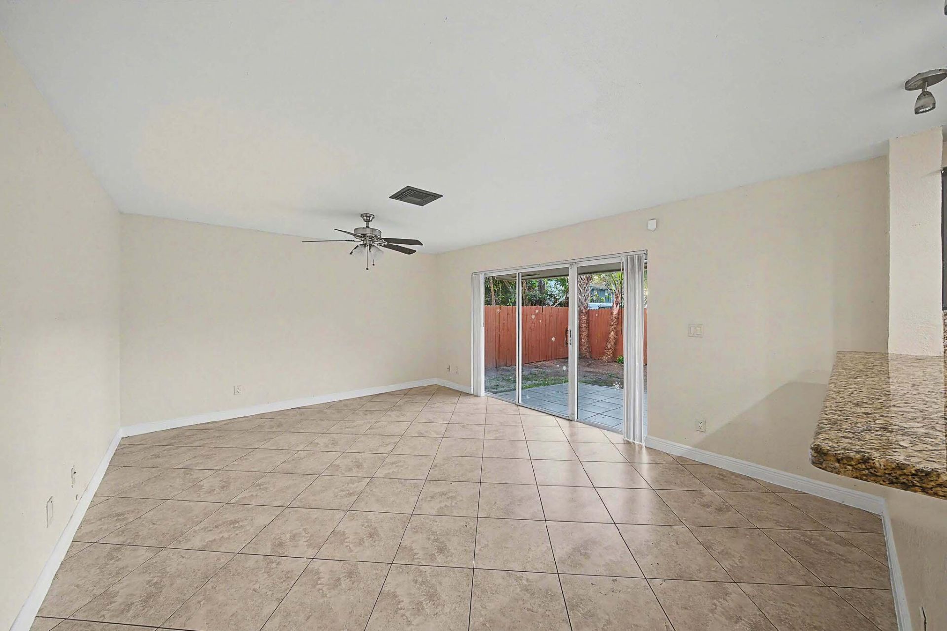 5789 Woodland Point Drive, Tamarac, FL 33319 Photo