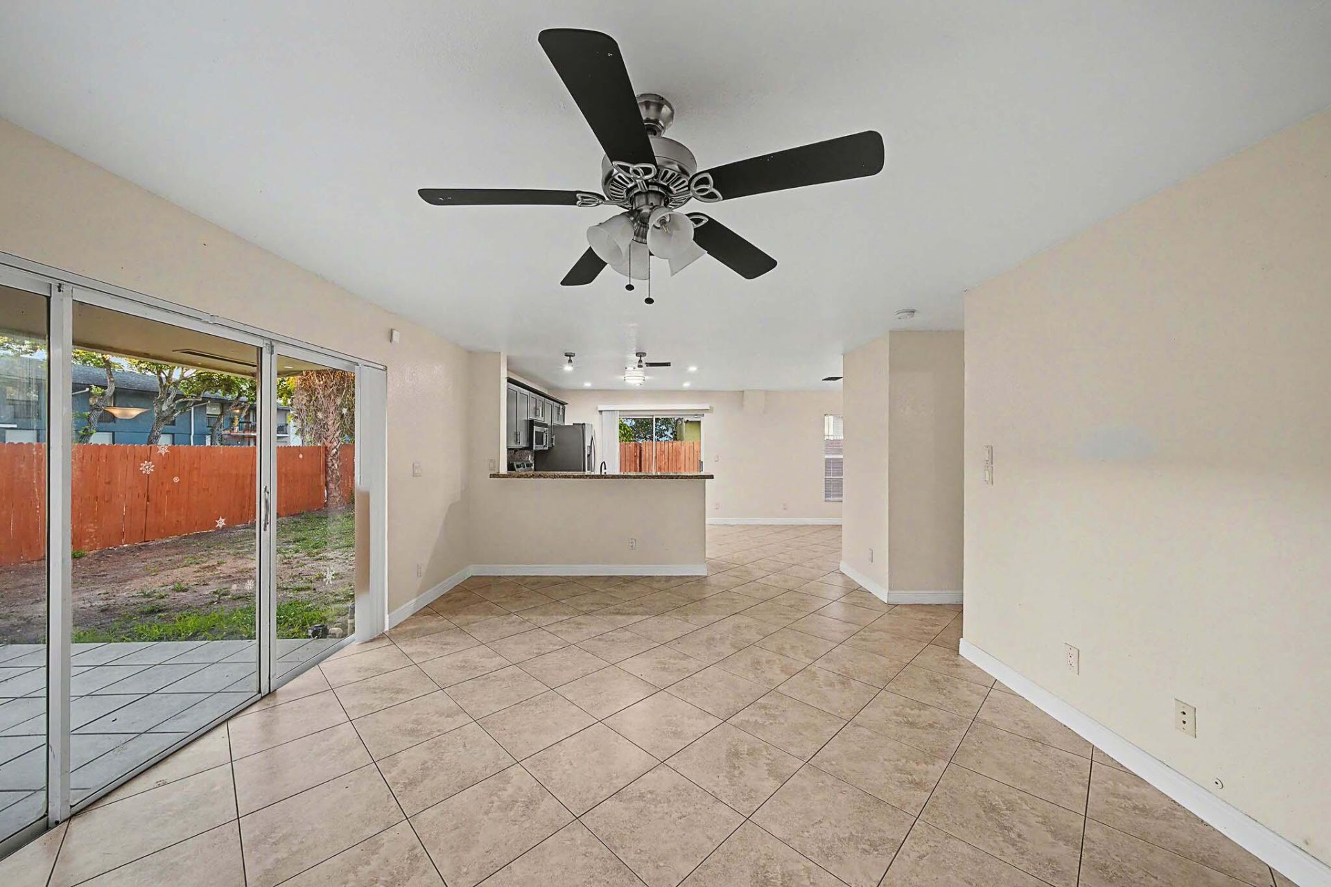 5789 Woodland Point Drive, Tamarac, FL 33319 Photo