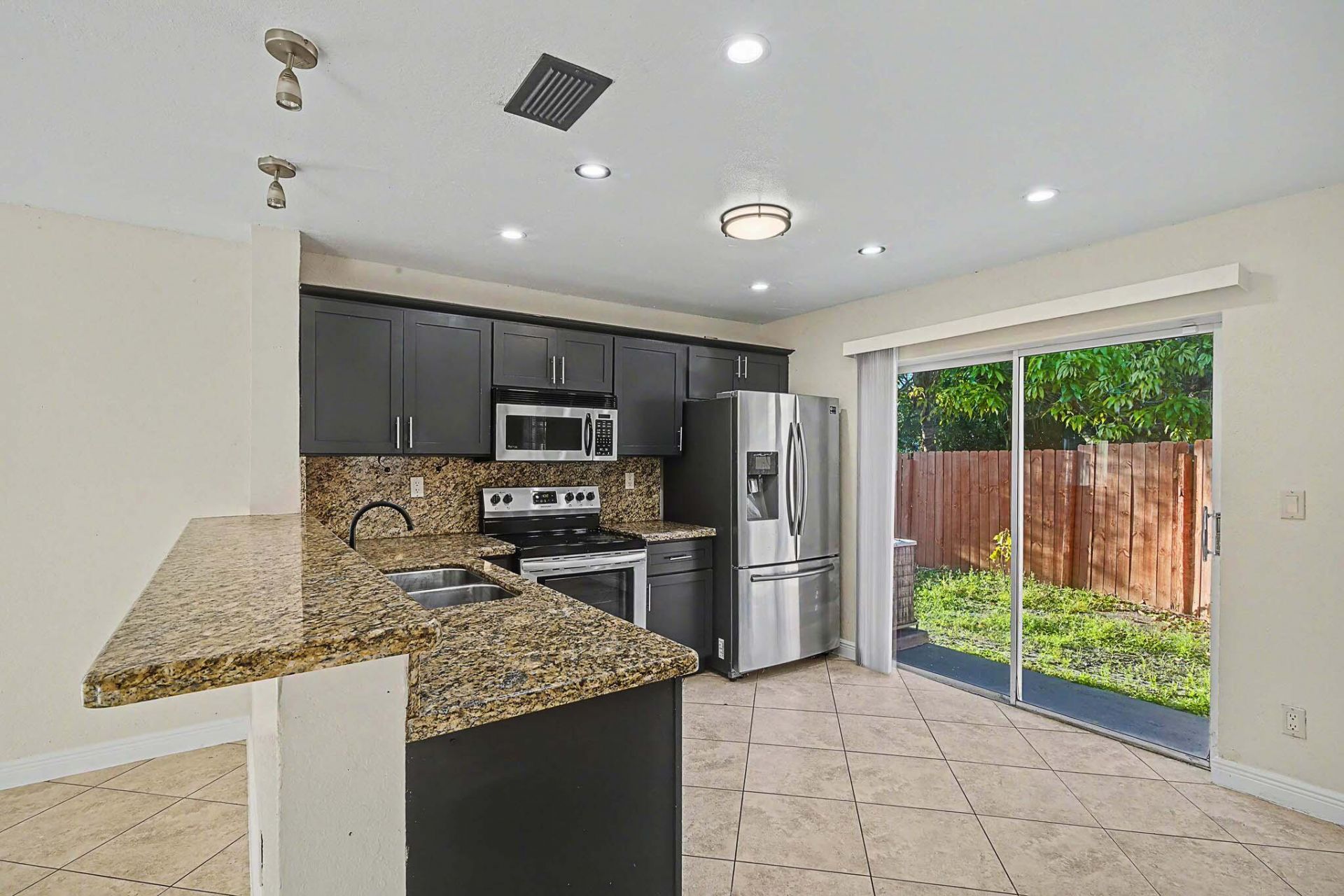 5789 Woodland Point Drive, Tamarac, FL 33319 Photo