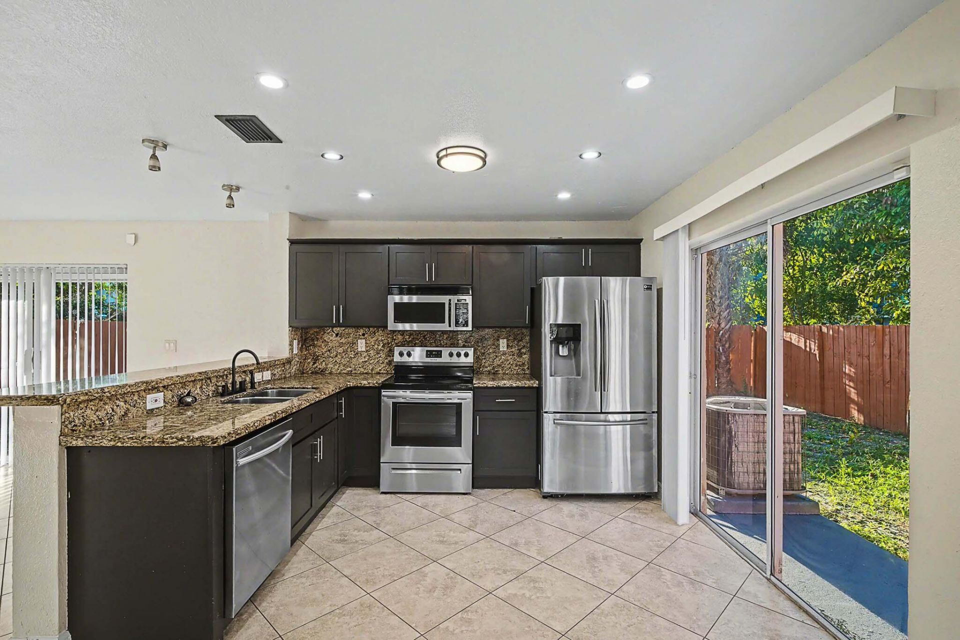 5789 Woodland Point Drive, Tamarac, FL 33319 Photo