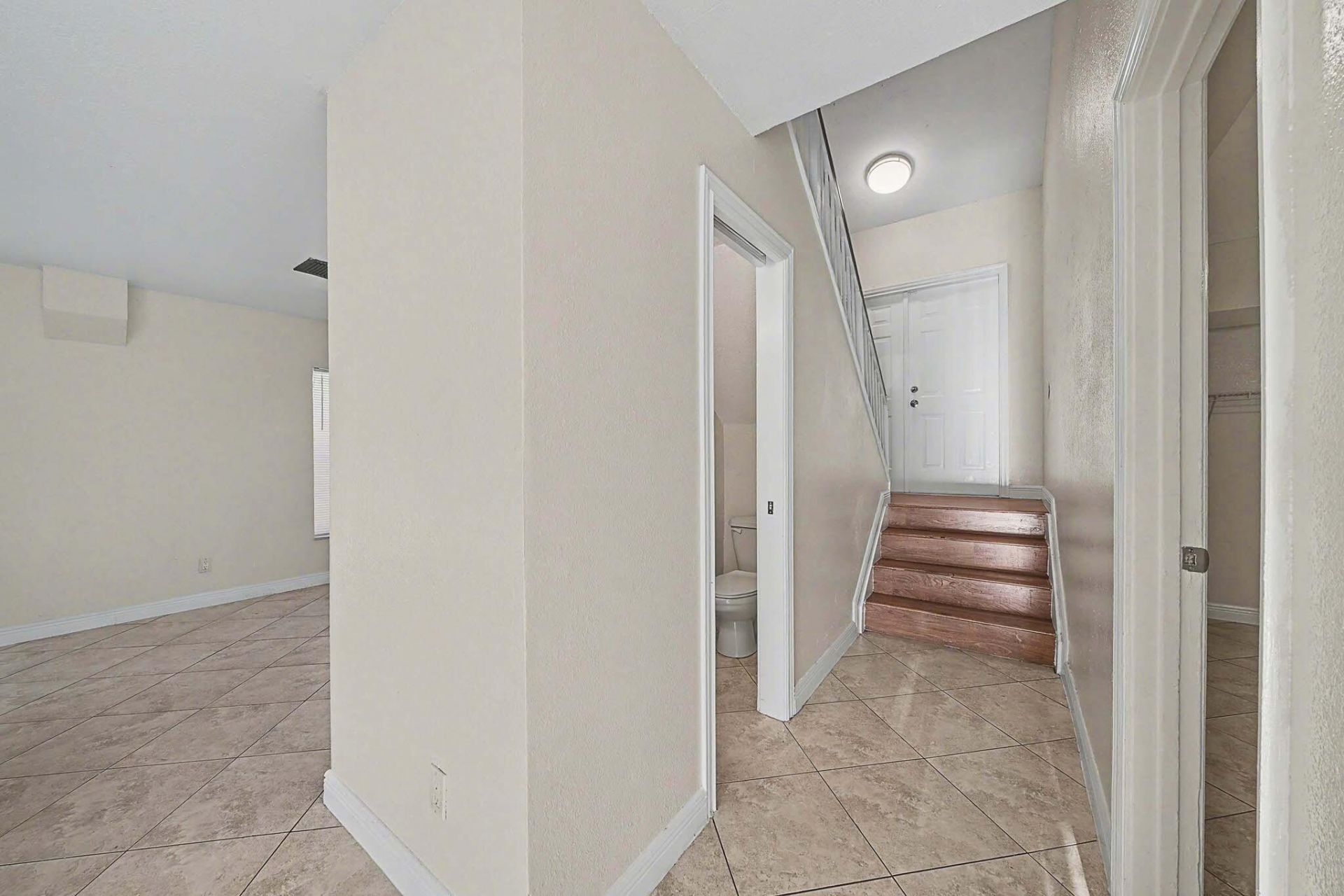 5789 Woodland Point Drive, Tamarac, FL 33319 Photo