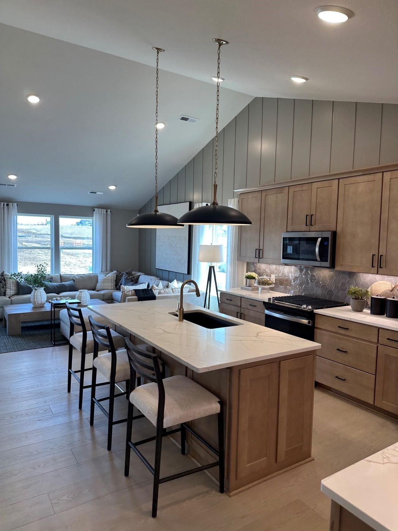 8810 63rd Street S, Cottage Grove, MN 55016 Main Photo