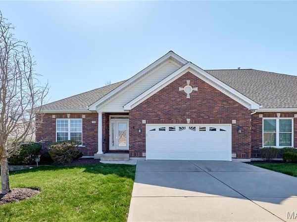 184 Bear Creek Drive , Wentzville, MO 63385