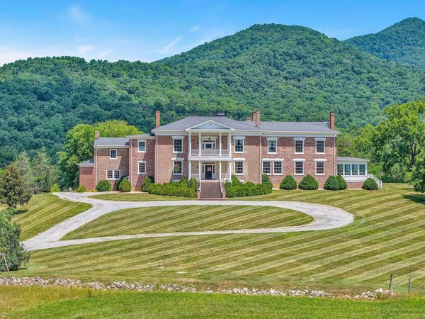 1066 Greyledge RD, Buchanan, VA 24066