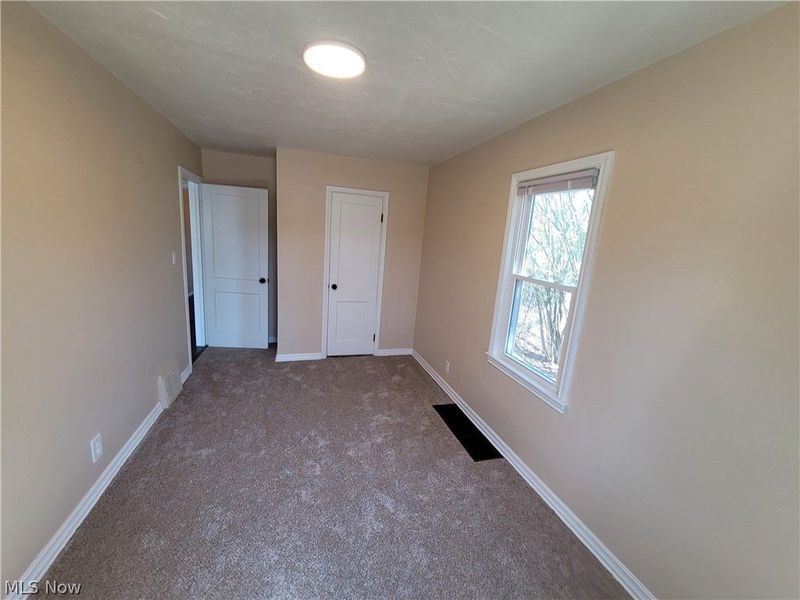 923 Russell Avenue, Akron, OH 44307 Photo 12