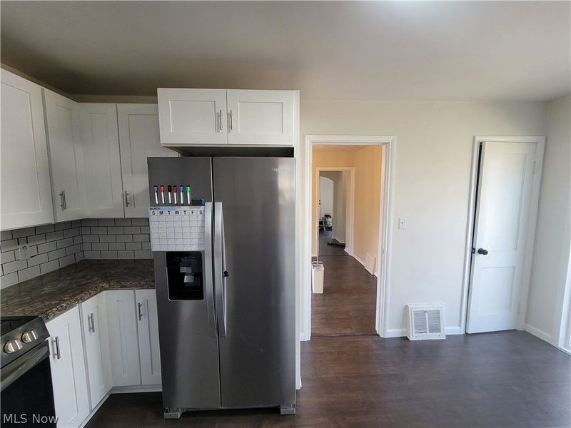 923 Russell Avenue, Akron, OH 44307 Photo 3