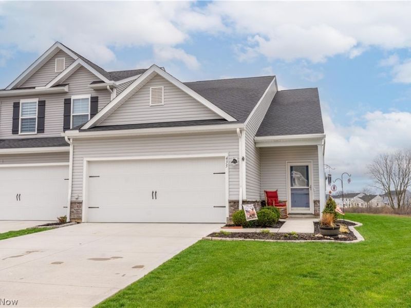435 Honeycrisp Drive NE, Louisville, OH 44641 Photo 1