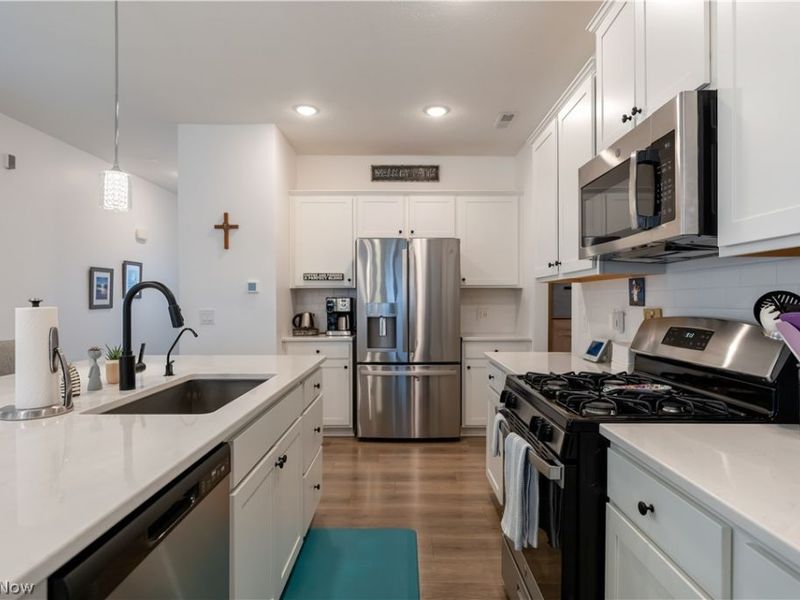 435 Honeycrisp Drive NE, Louisville, OH 44641 Photo 10