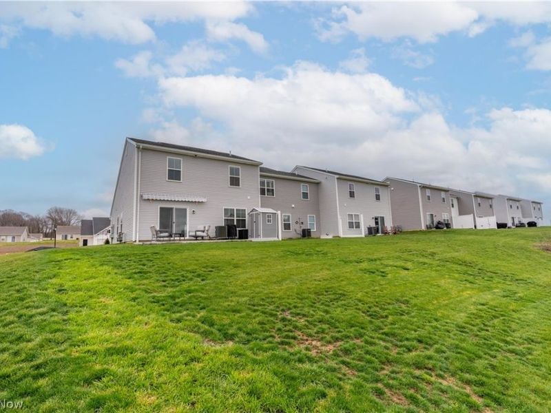 435 Honeycrisp Drive NE, Louisville, OH 44641 Photo 3