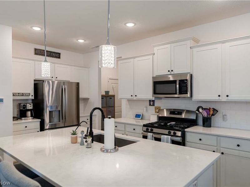 435 Honeycrisp Drive NE, Louisville, OH 44641 Photo 9