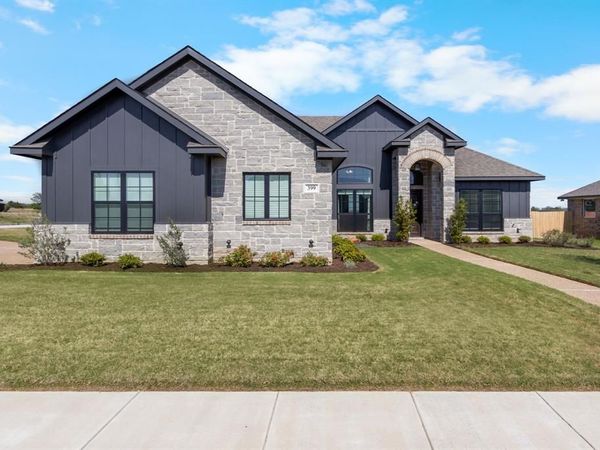 399 Frederick Drive, Robinson, TX 76706