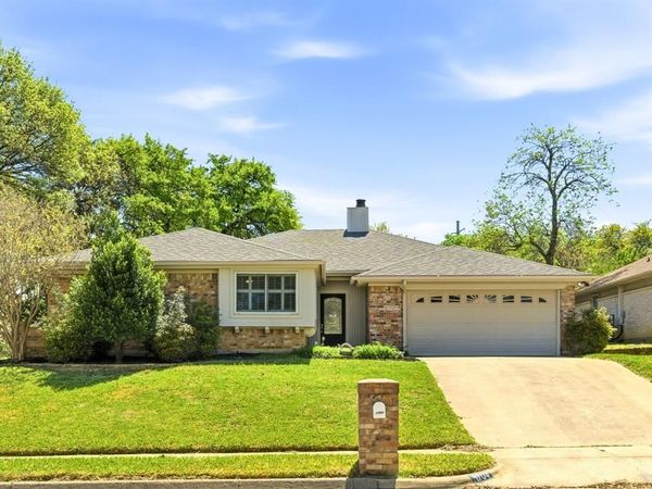 1704 Saxon Drive , Bedford, TX 76021