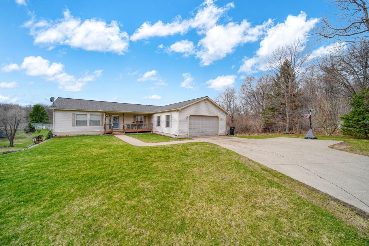 7454 Ann Arbor Road, Jackson, MI 49201 Main Photo