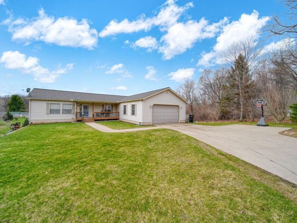 7454 Ann Arbor Road, Jackson, MI 49201