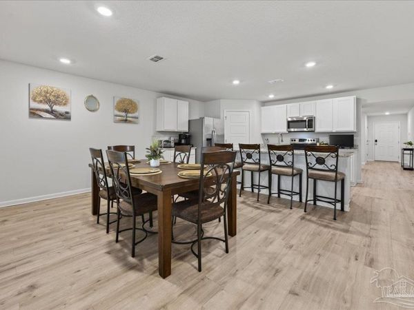6320 Burrow Ln, Pensacola, FL 32526