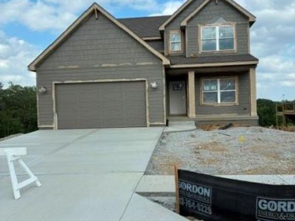 16192 Ryan Circle, Parkville, MO 64152