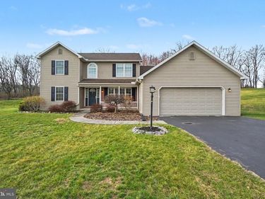 18 KENGREY DRIVE, CARLISLE, PA 17015