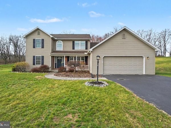 18 KENGREY DRIVE, CARLISLE, PA 17015