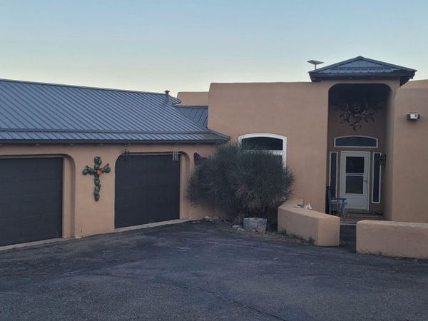 36 Western Saddle Drive, Tijeras, NM 87059