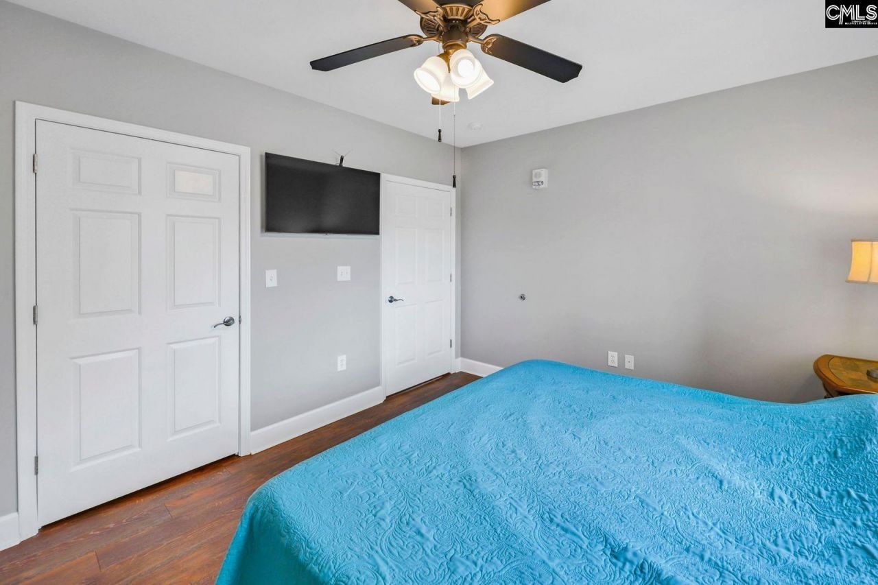 900 Stadium Photo 11