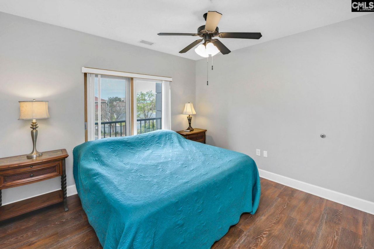 900 Stadium Photo 12