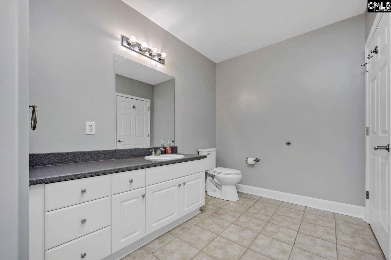 900 Stadium Photo 15