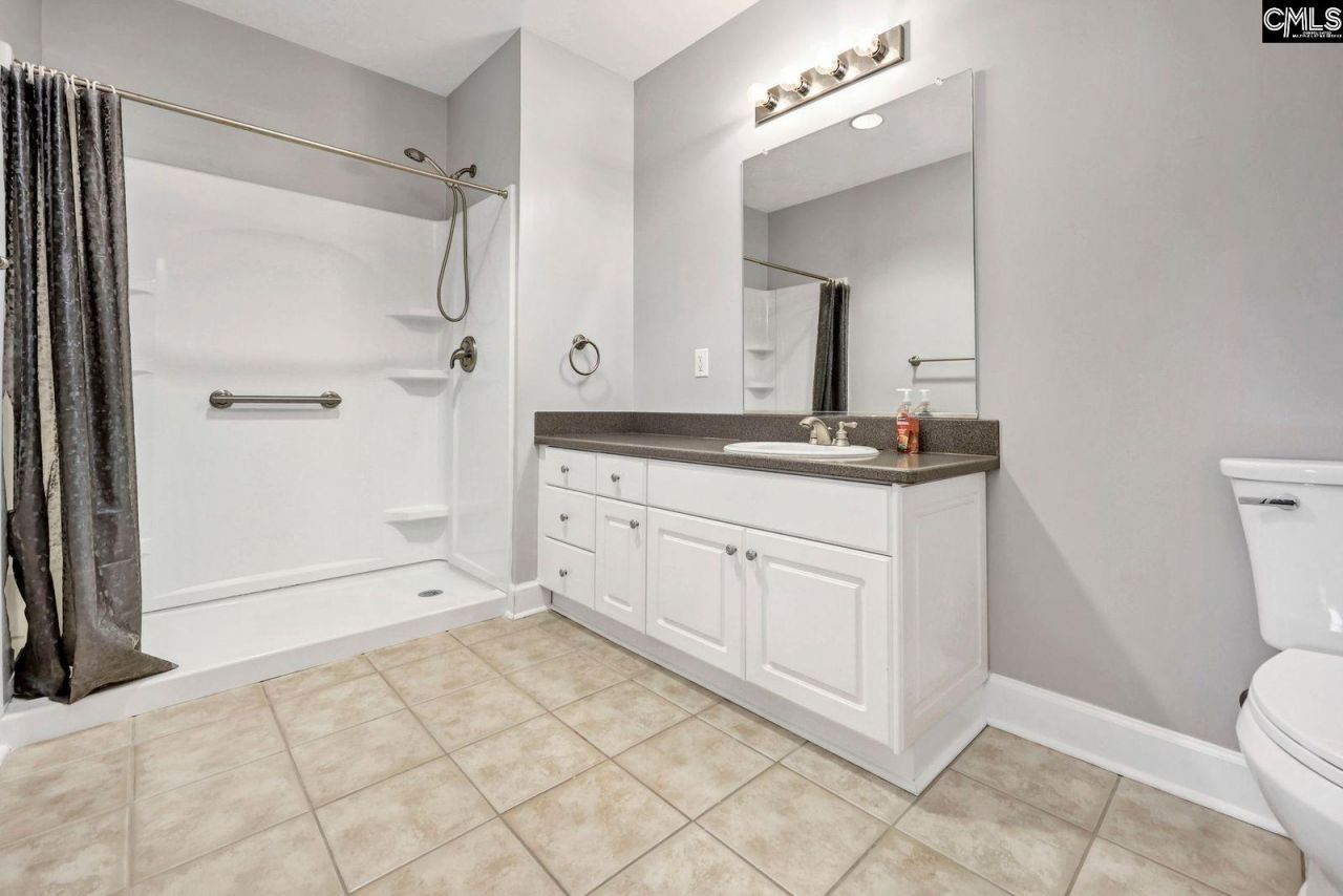 900 Stadium Photo 16