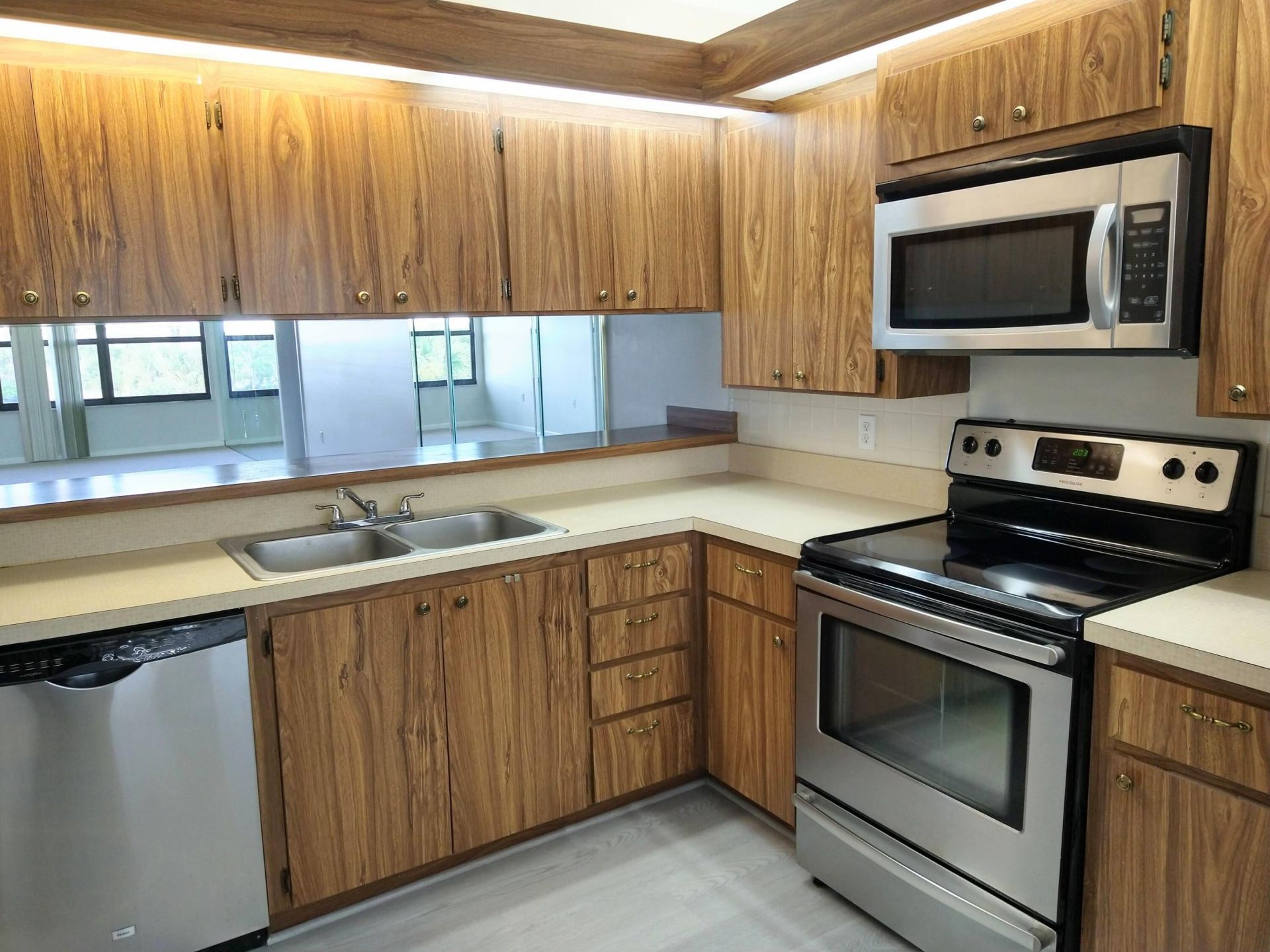 3501 Village Boulevard, Unit 403, West Palm Beach, FL 33409 Photo