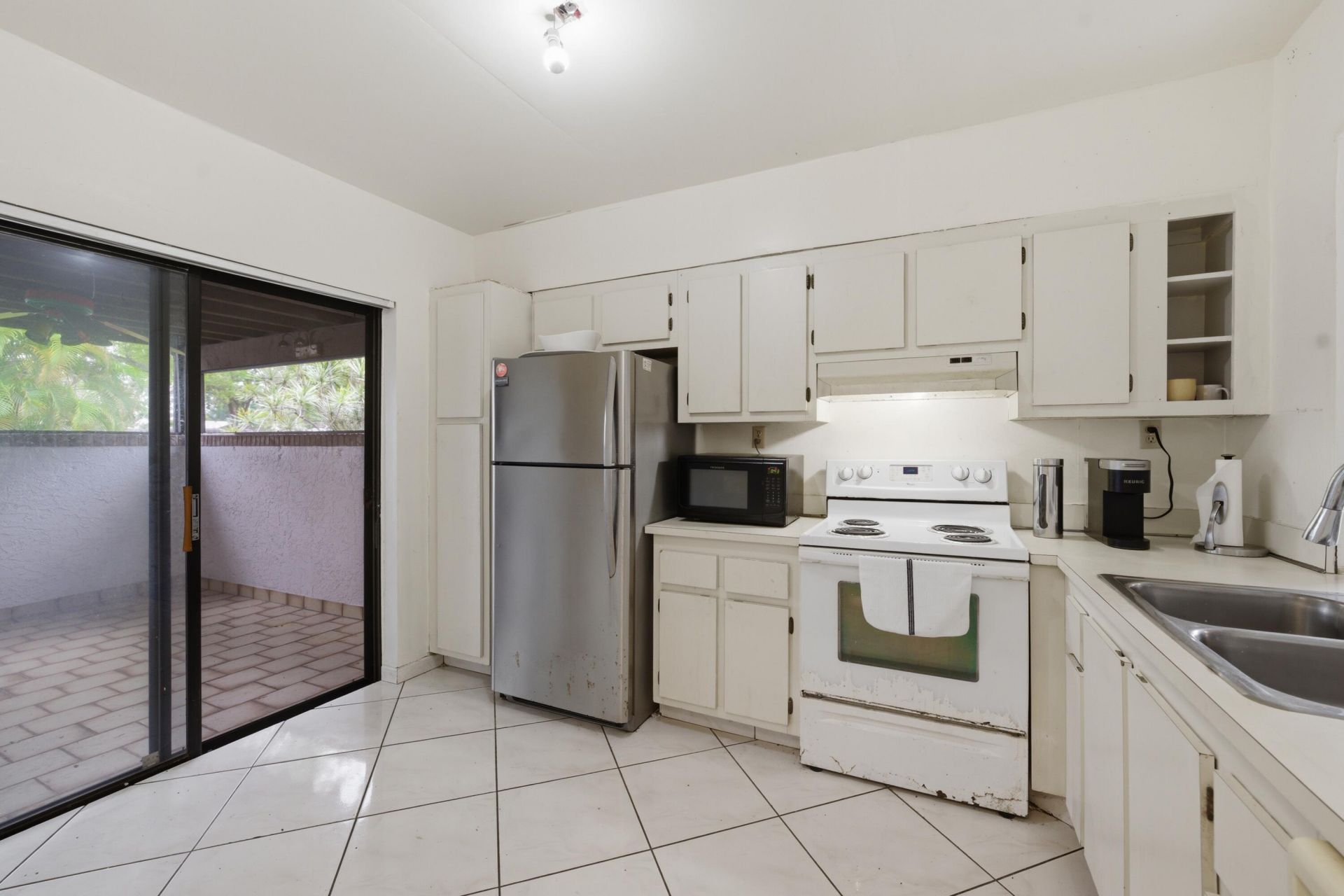 6375 W Pinehurst Cir Circle, Unit D38, Tamarac, FL 33321 Photo