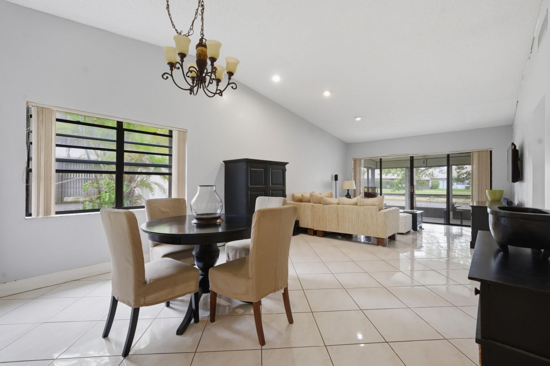 6375 W Pinehurst Cir Circle, Unit D38, Tamarac, FL 33321 Photo