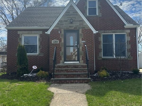 19314 Muskoka Avenue , Cleveland, OH 44119