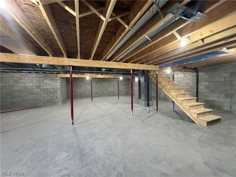 111 Crimson Circle, Dover, OH 44622 Photo 12