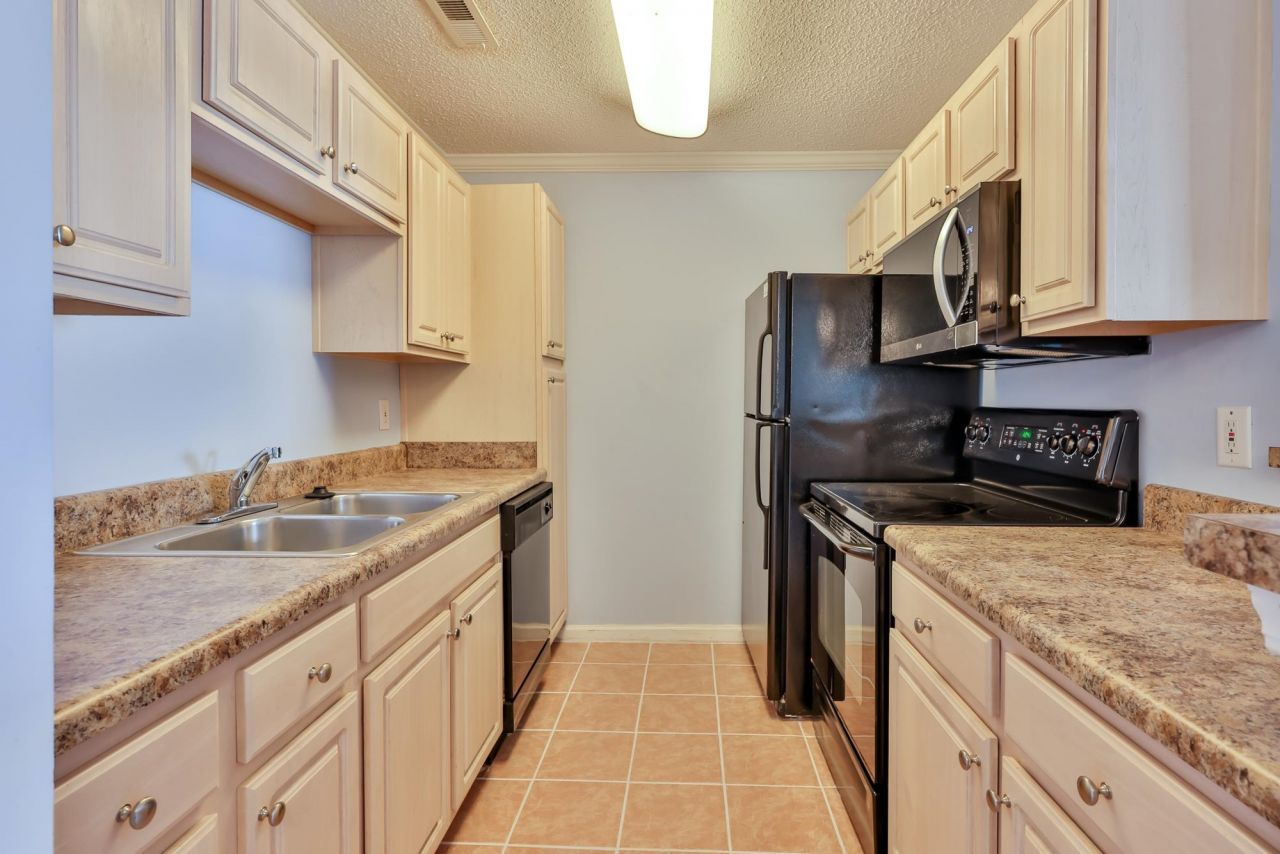 3795 Hitchcock Way  Photo 11