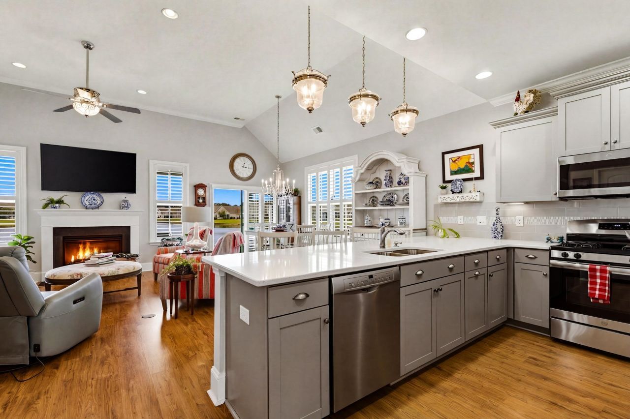 1203 Pyxie Moss Dr. Photo 7